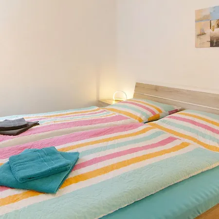Schmitz Apartment *