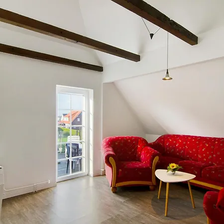 Schmitz Apartment *